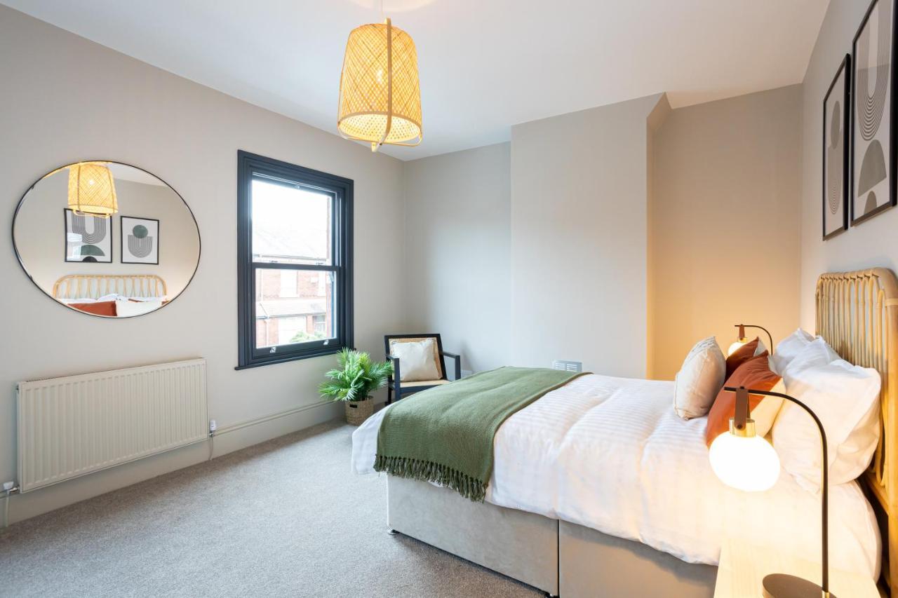 Villa Stunning Scandi 3 Bed House In Manchester-Parking Exterior foto