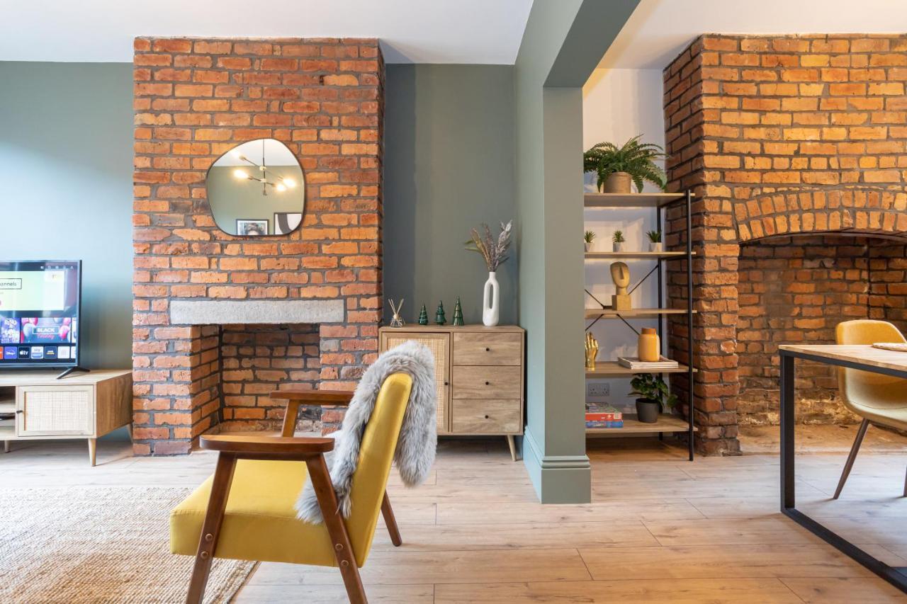Villa Stunning Scandi 3 Bed House In Manchester-Parking Exterior foto