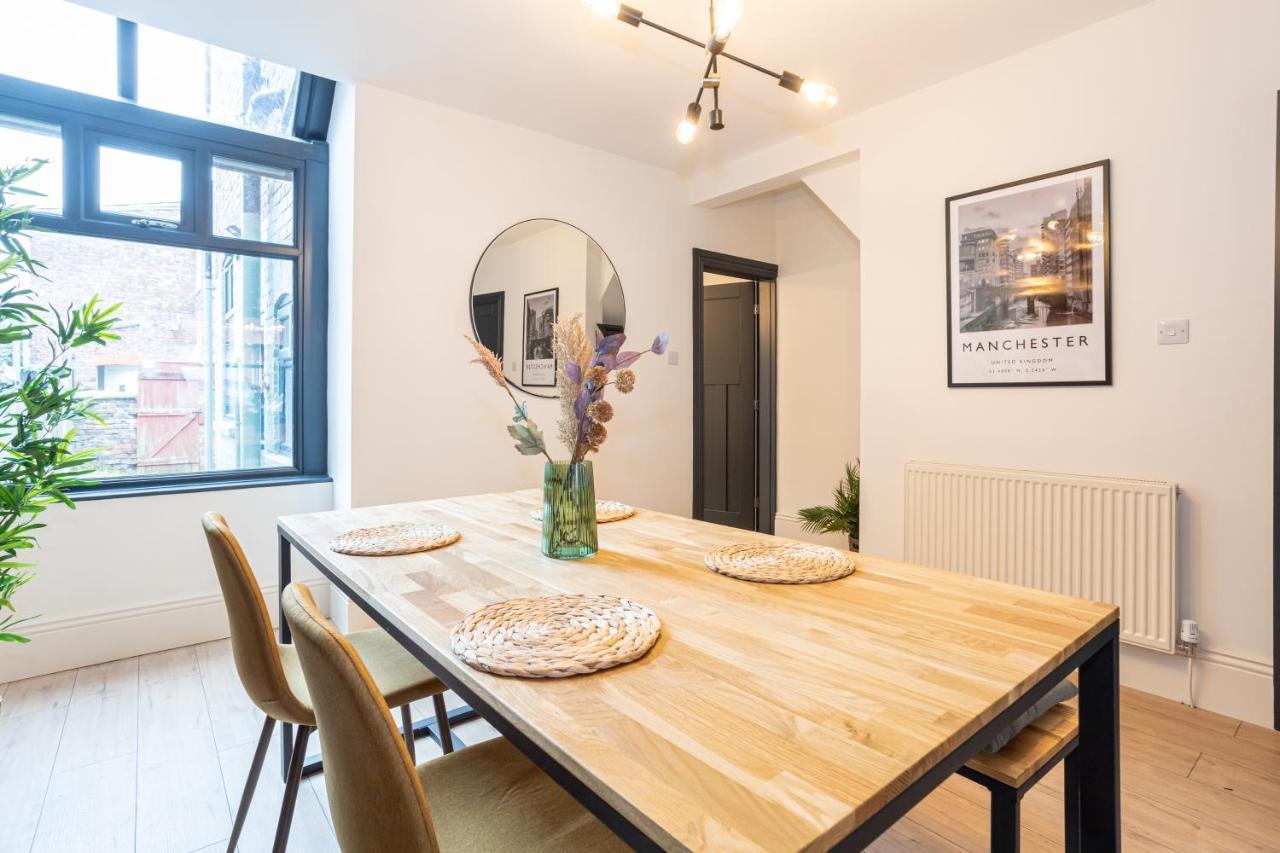 Villa Stunning Scandi 3 Bed House In Manchester-Parking Exterior foto