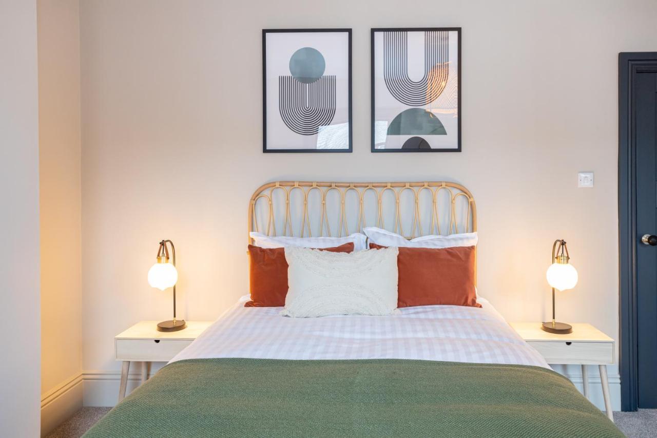 Villa Stunning Scandi 3 Bed House In Manchester-Parking Exterior foto